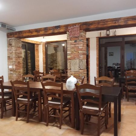 Slatki Snovi II Hotel Knin Eksteriør billede