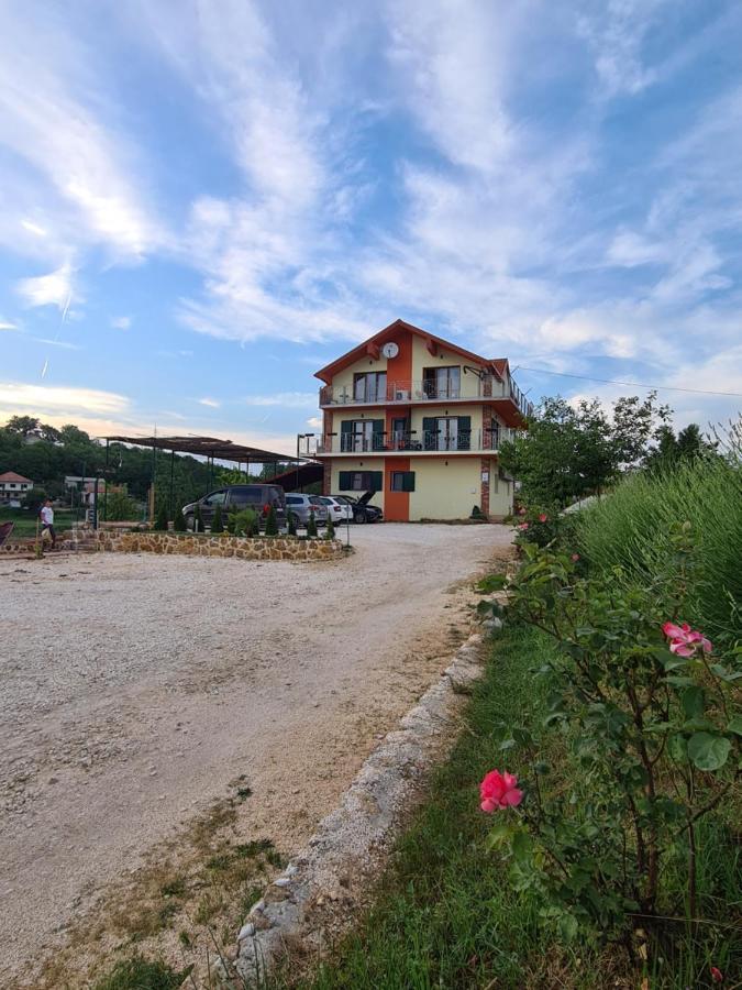 Slatki Snovi II Hotel Knin Eksteriør billede